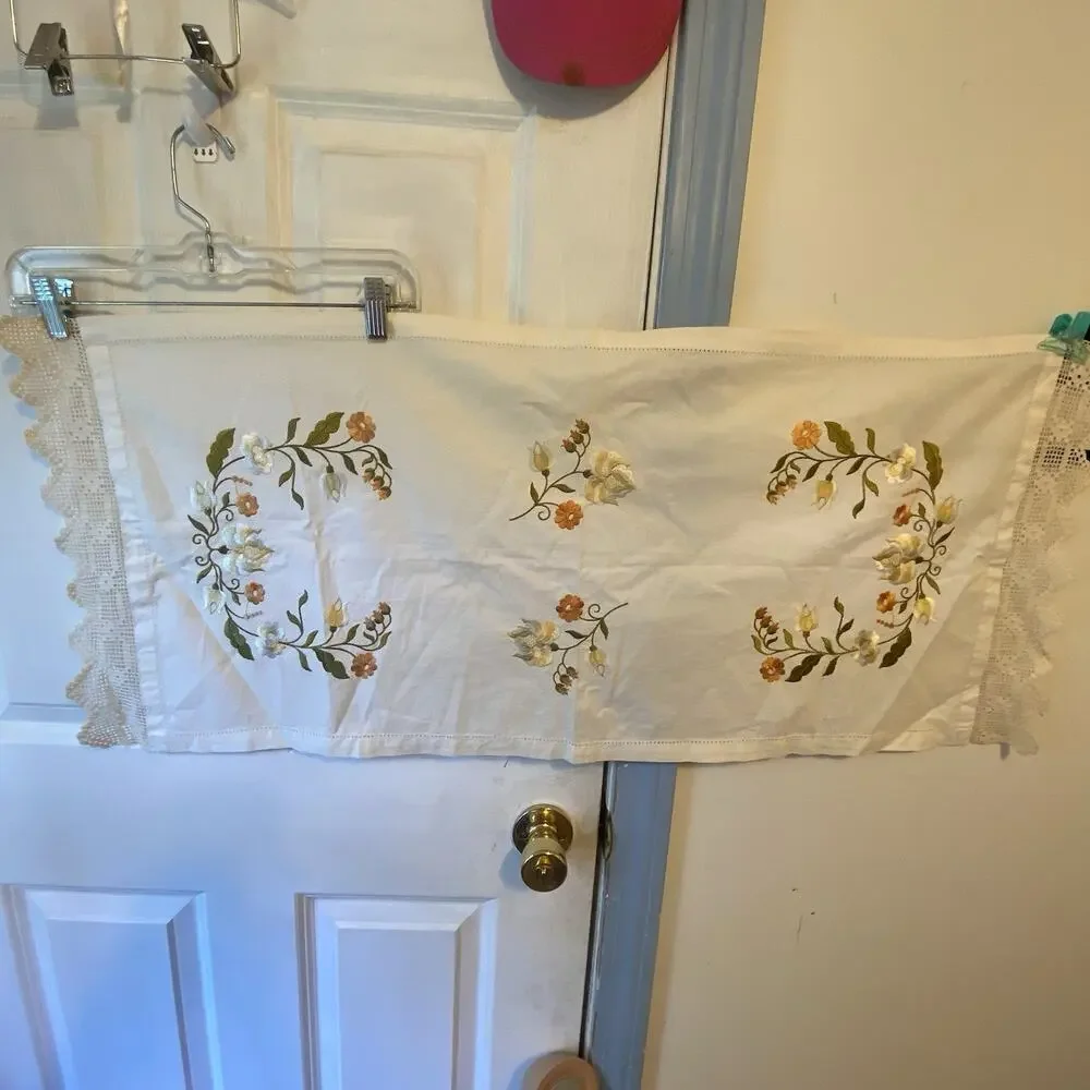 Vintage Ivory Floral Embroidered Table Runner Hand knit Cottagecore Farmhouse